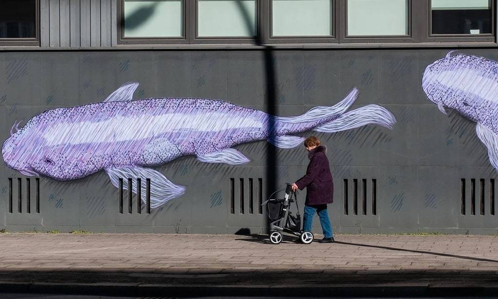 Explorer l'influence mondiale des mouvements artistiques contemporains